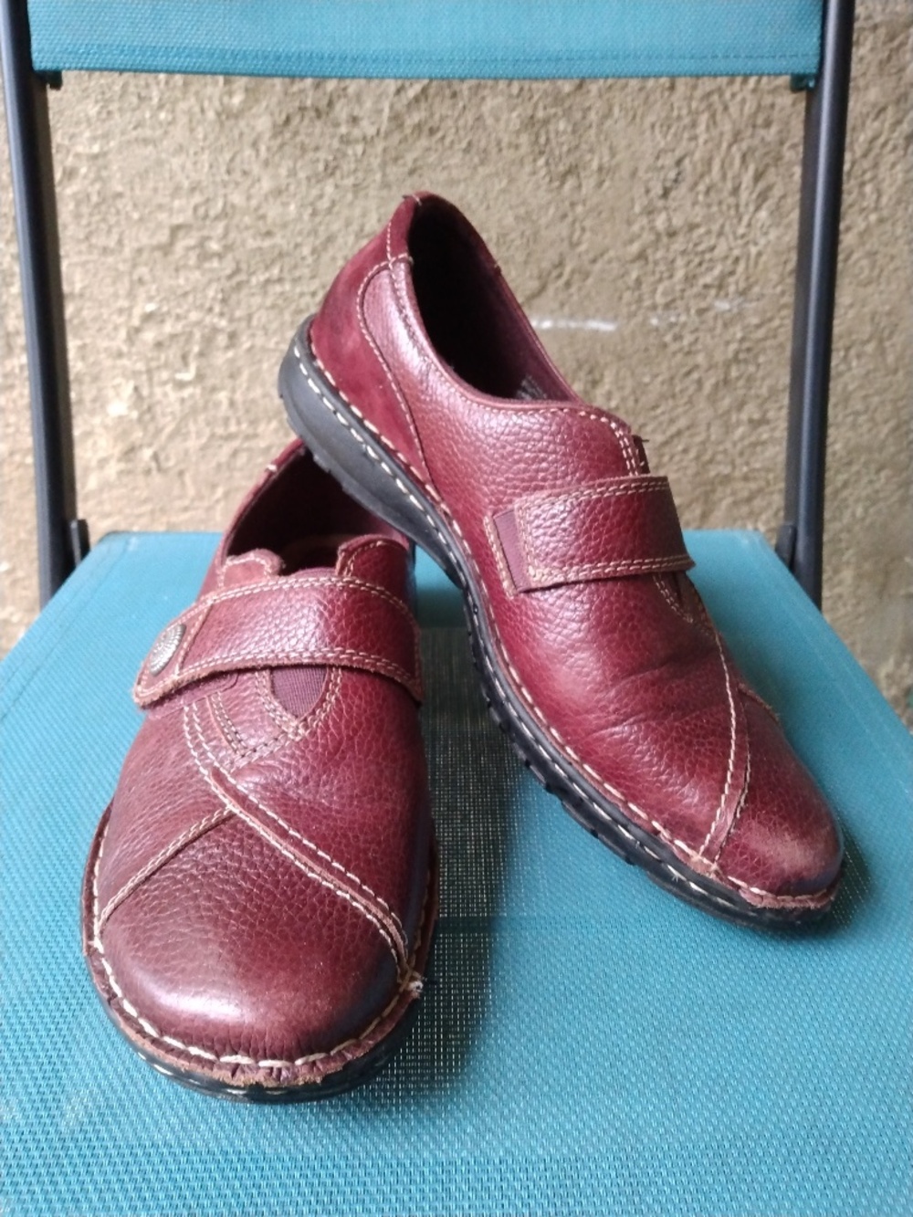 Earth Origins Evelyn Merlot Grained Leather Slip-On Loafers 10M